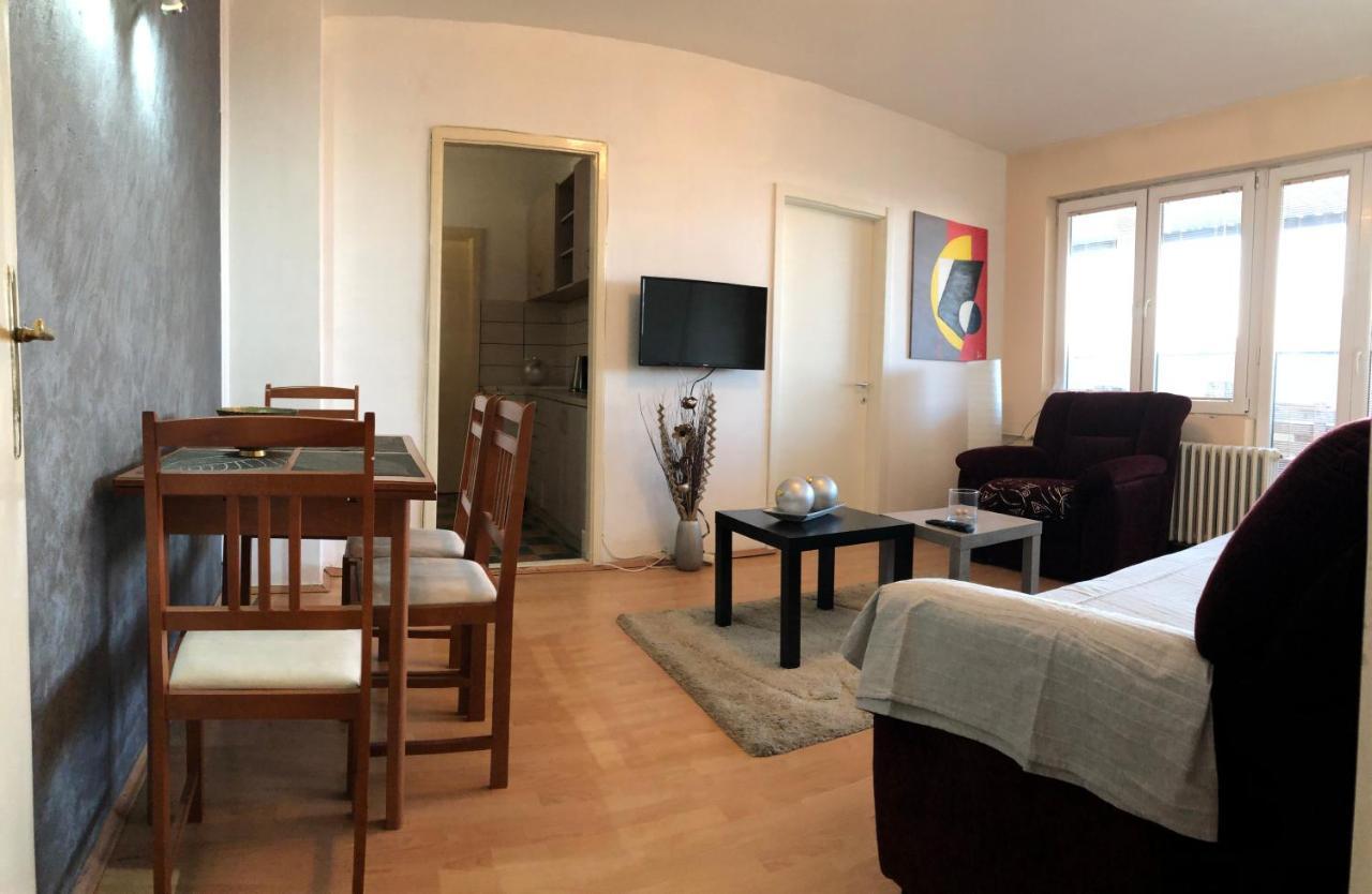 Square Vanilla Apartments Скопье Экстерьер фото